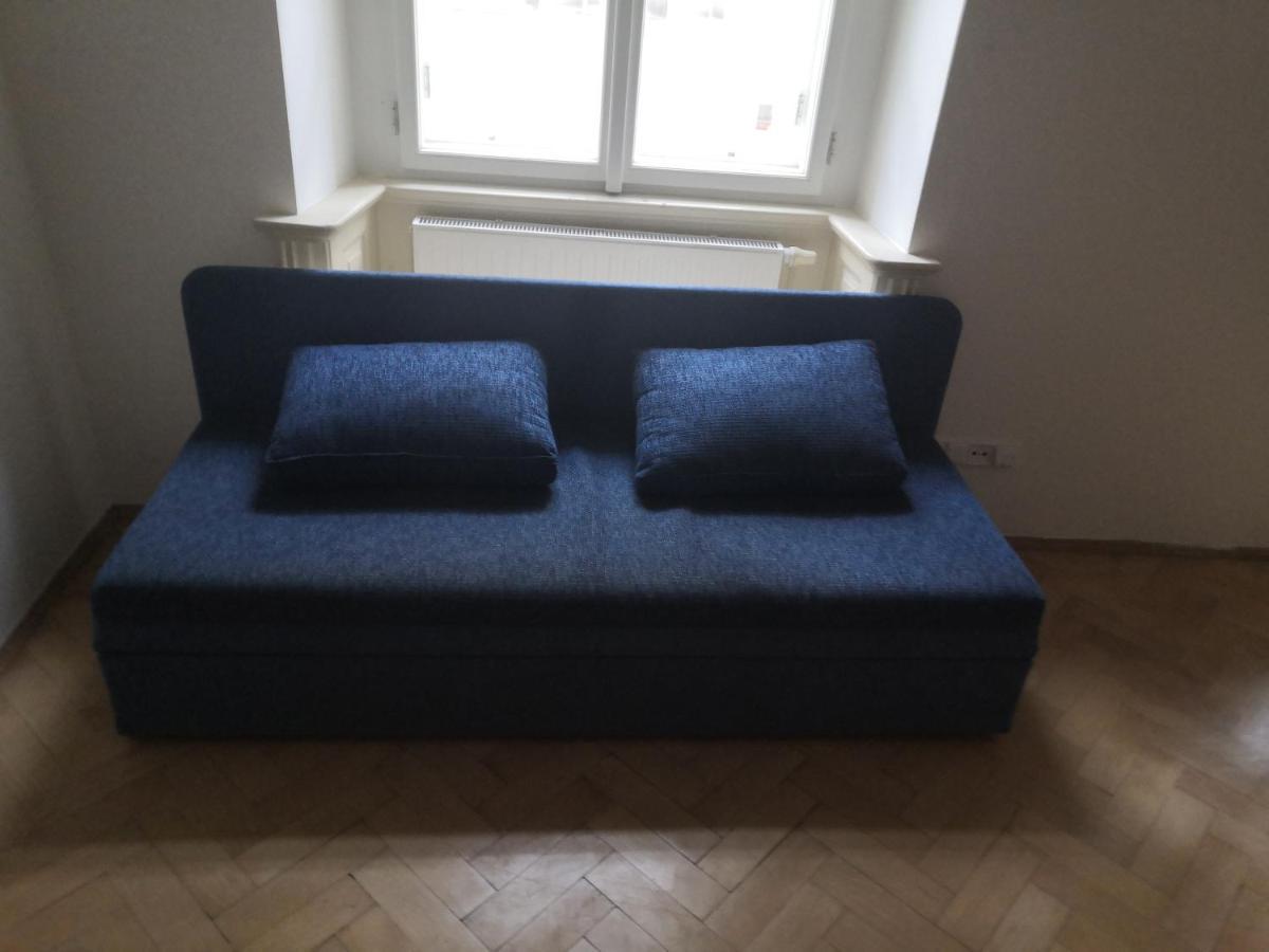 Private Room In Shared Luxurious Palace Like Apartment With 2 Bathrooms Including Whirlpool And Virtual Reality Прага Экстерьер фото