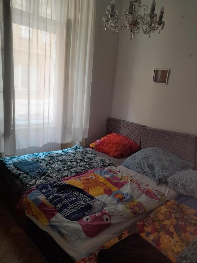 Private Room In Shared Luxurious Palace Like Apartment With 2 Bathrooms Including Whirlpool And Virtual Reality Прага Экстерьер фото