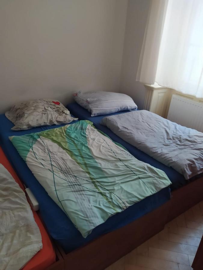 Private Room In Shared Luxurious Palace Like Apartment With 2 Bathrooms Including Whirlpool And Virtual Reality Прага Экстерьер фото